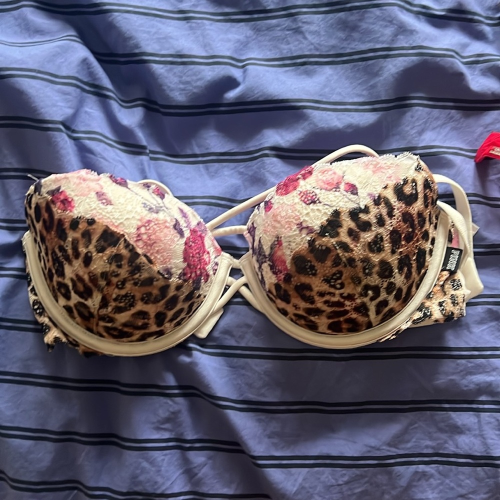 Victoria Secret Bra Bundle - Picture 2 of 5